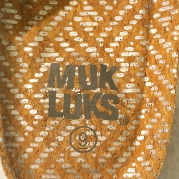 Muk Luks Women's Grey Double Strapped Slip on Sandals, size 9 - Picture 5 of 6